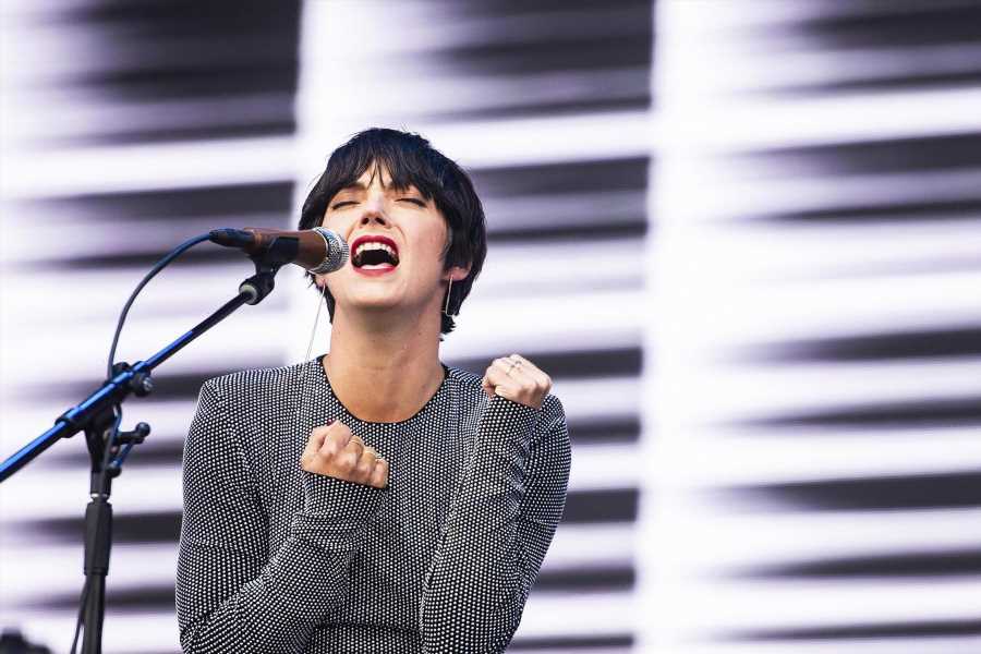 Woman’s ‘UTI’ turns out to be GLASS TUMBLER lodged in her bladder for 4